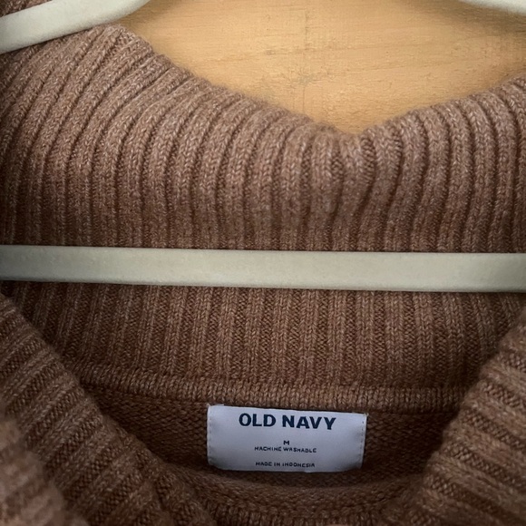 Off the shoulder Old Navy sweater, size medium. - Picture 2 of 4